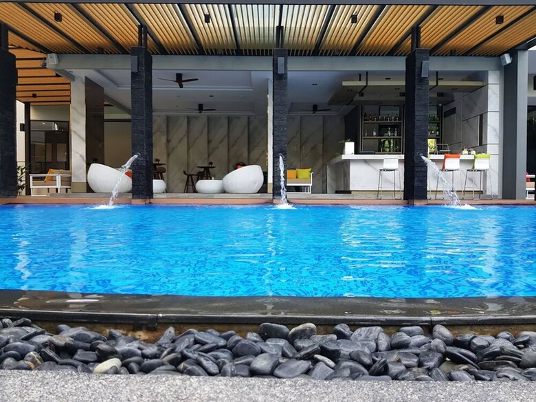 Altera Hotel And Residence (Formerly Known As At Mind Serviced Residence)