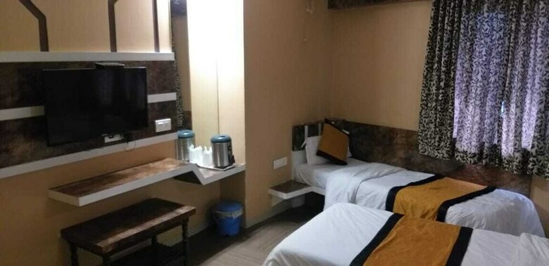 Hotel Decent