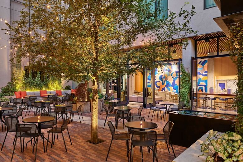 Hotel Canopy By Hilton Austin Downtown