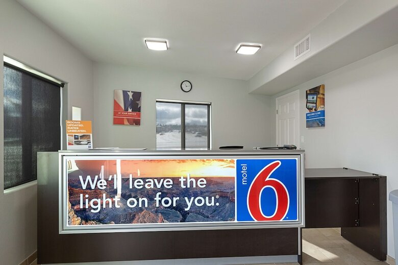 Motel 6 Show Low, Az