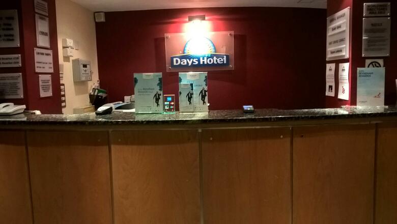 Waterloo Hub Hotel & Suites