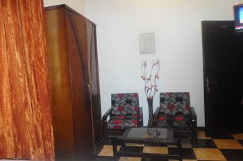 Family Palace Hostel
