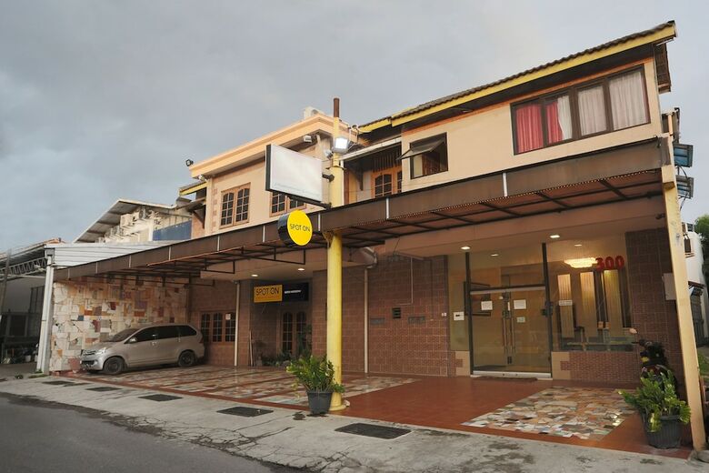 Hostal Spot On 2358 Aster Homestay