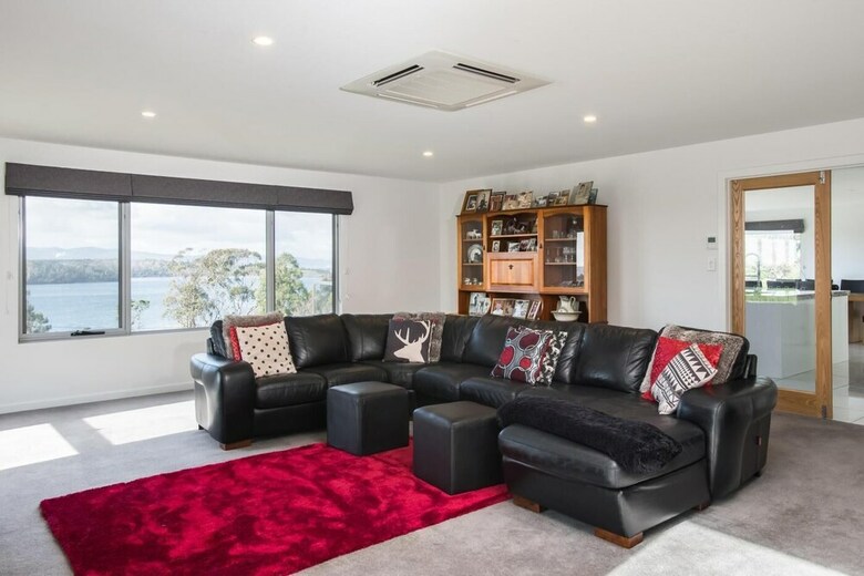 Paradise Point - Tamar Valley Residence With Pool