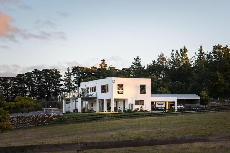 Paradise Point - Tamar Valley Residence With Pool