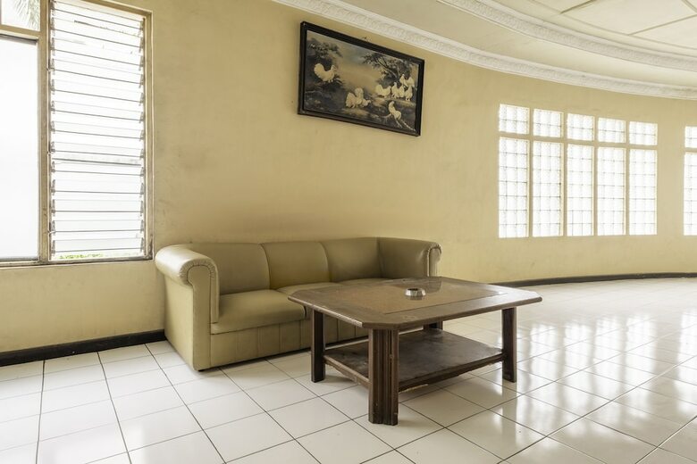 Hostal Spot On 2341 Hotel Padjajaran 2