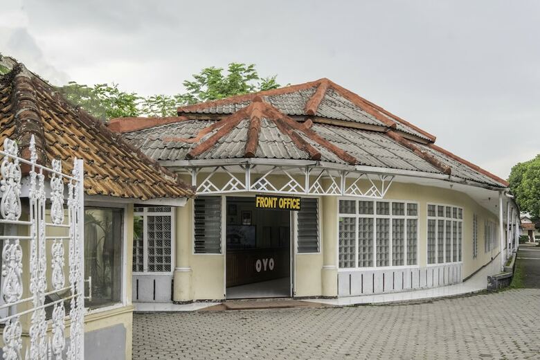 Hostal Spot On 2341 Hotel Padjajaran 2