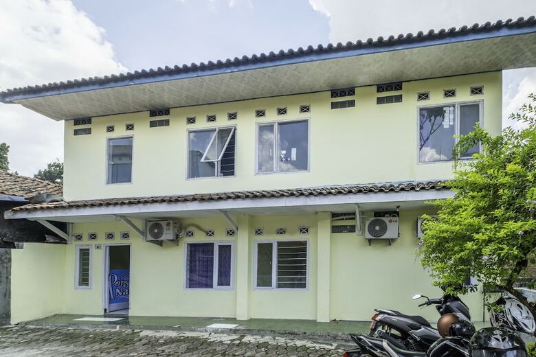 Hostal Spot On 2384 Pondok Nabil
