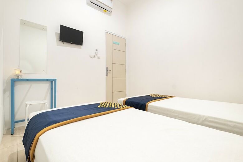 Hostal Oyo 2296 Star House
