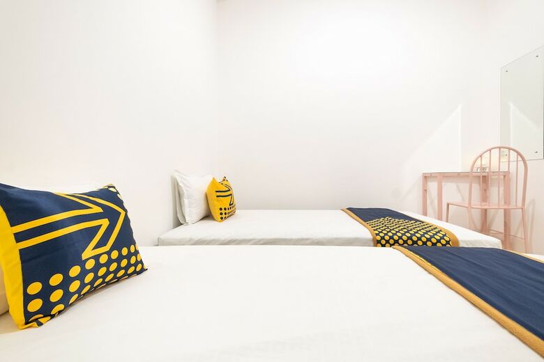 Hostal Oyo 2296 Star House