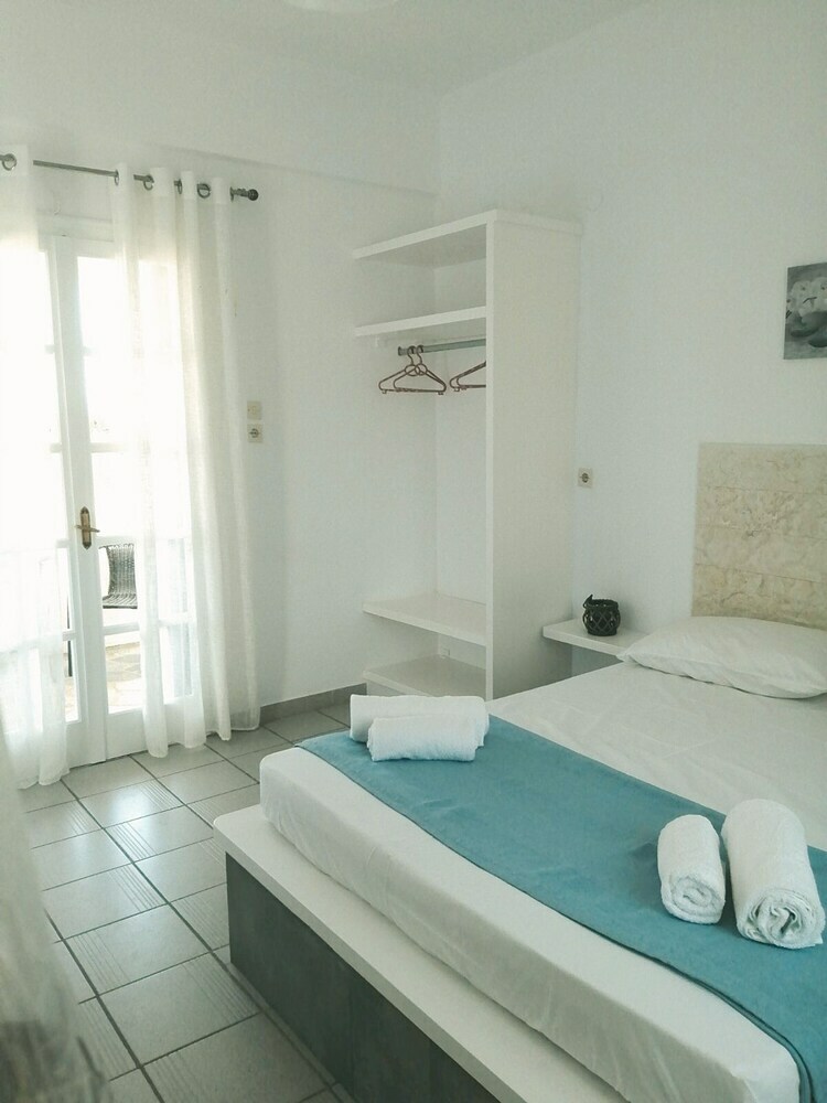 Paros King Luxury Apartments