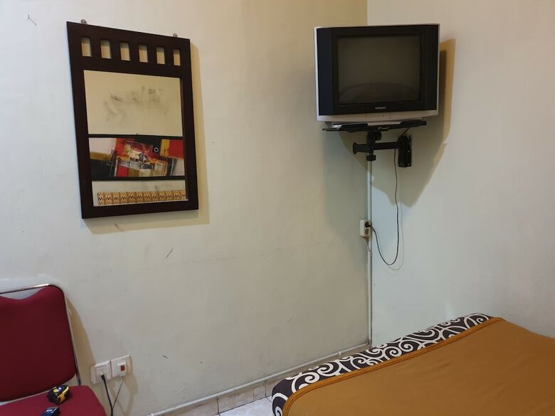 Hostal Oyo 2375 Faris Homestay
