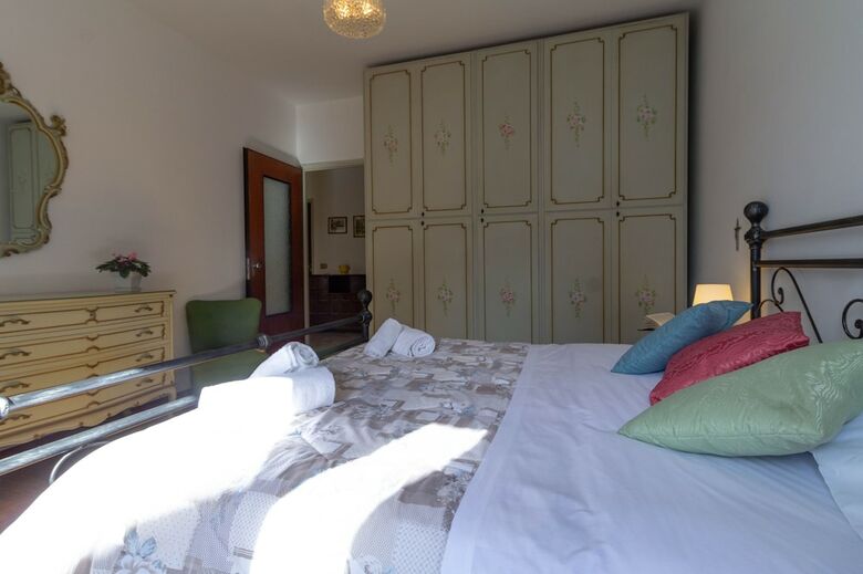 Mamma Ciccia Holiday Home - Lake Front Apartment