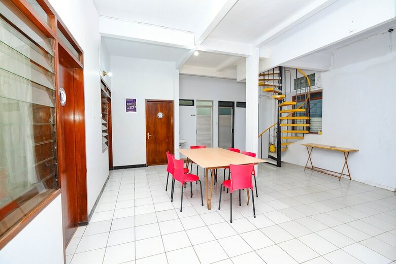 Hostal Spot On 2240 Simpang Tujuh Residence