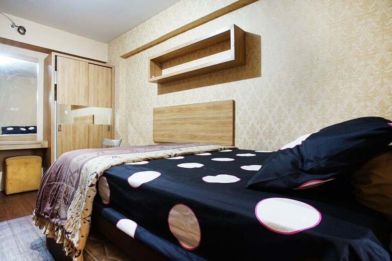 Hotel 7 Point At Gateway Cicadas