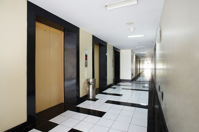 Hotel 7 Point At Gateway Cicadas
