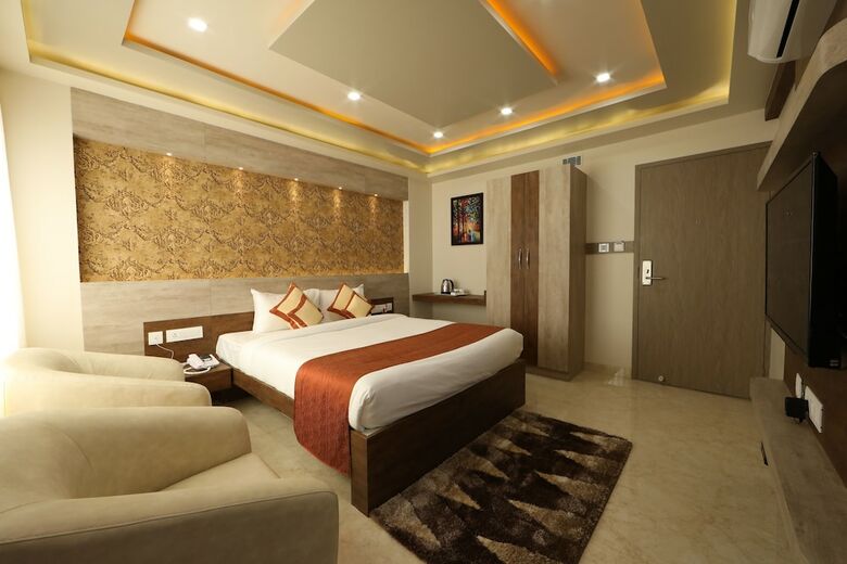 Hotel Aaccord Suites Inn