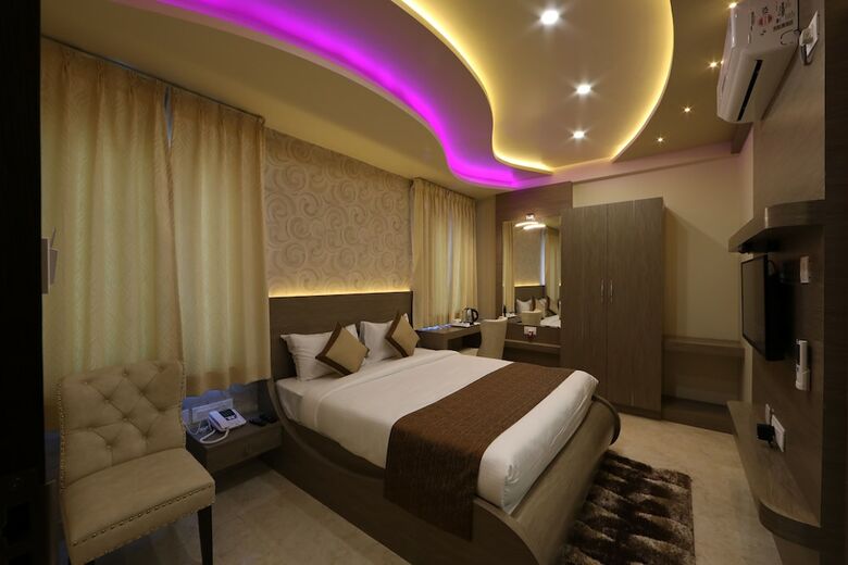 Hotel Aaccord Suites Inn