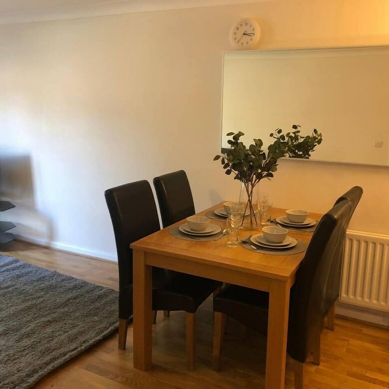 Apartamentos Aveley House