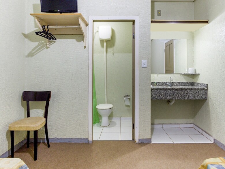 Oyo Hotel Pax Express