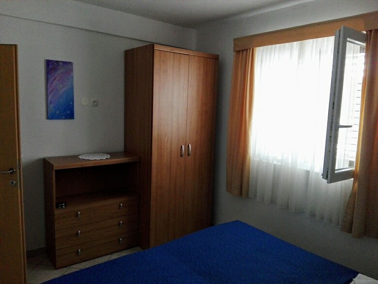Apartments Dora Vrboska Island Hvar
