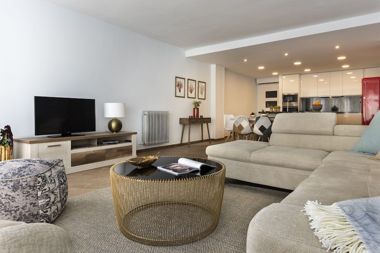Apartamento Wonderful 4 Bd Aprt Prime Location. Tablas
