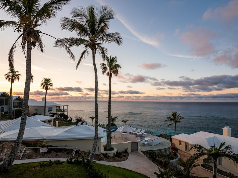 Hotel Azura Bermuda