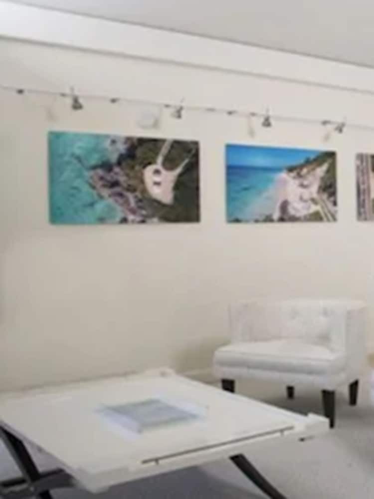 Hotel Azura Bermuda