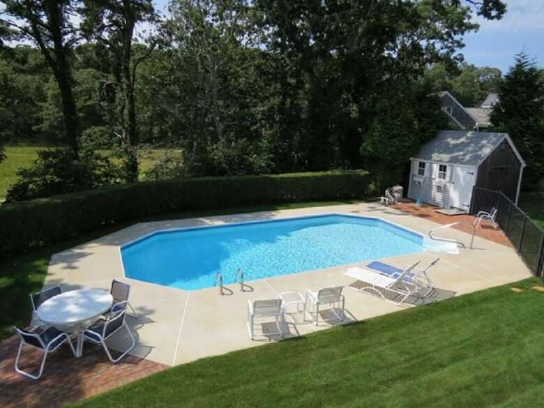 26 Whiteleys Way - Four Bedroom House