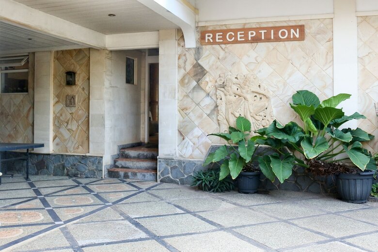Hotel Oyo 2359 Bayfront Karnadia