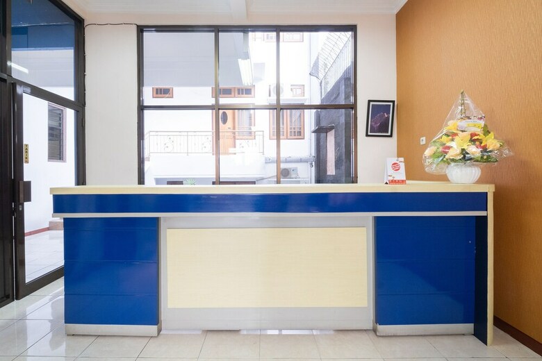 Hostal Oyo 2469 Cashlez Homestay