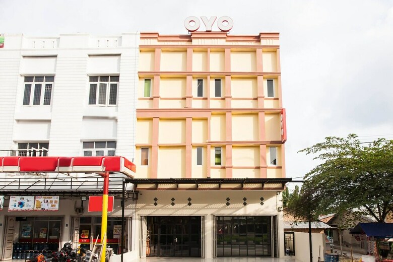 Oyo 2361 Hotel Winston