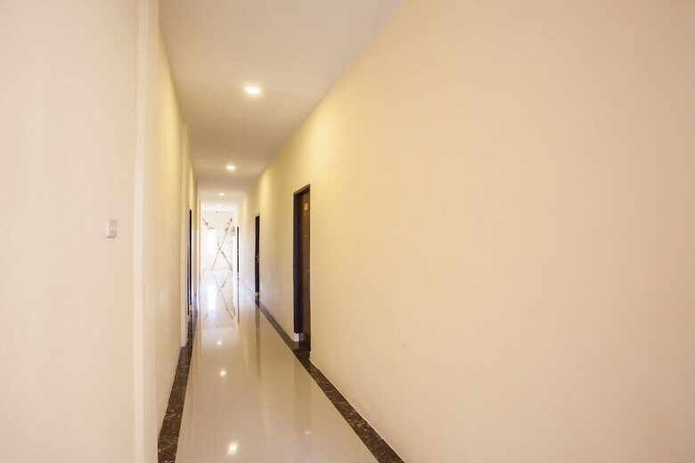 Oyo 2361 Hotel Winston