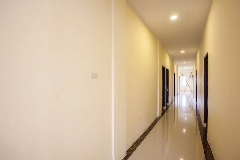 Oyo 2361 Hotel Winston