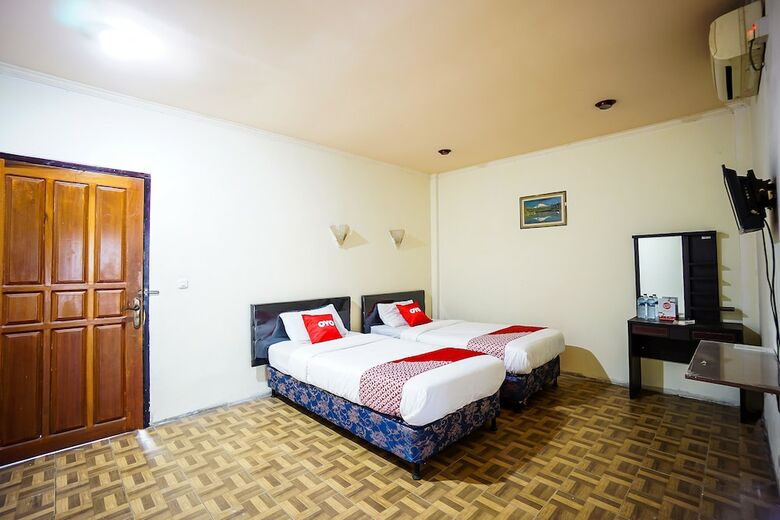 Oyo 2217 Galaxy Hotel