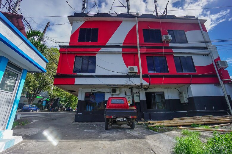 Oyo 2217 Galaxy Hotel