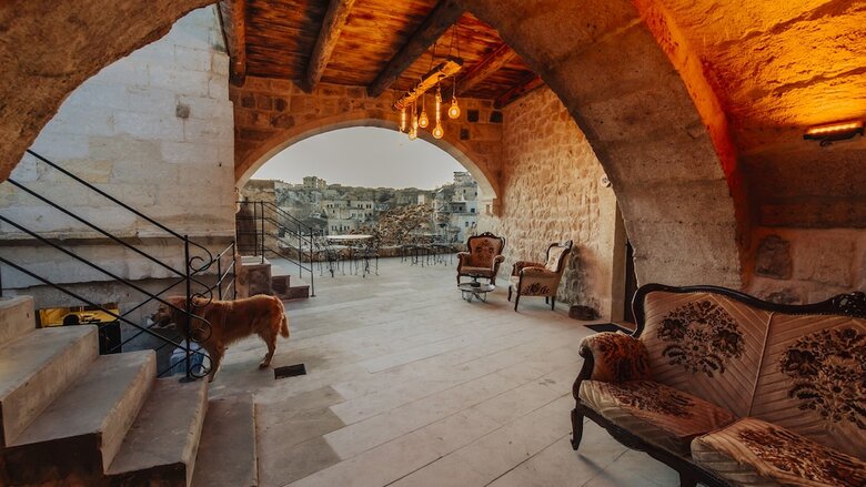 Carna Cave Hotel