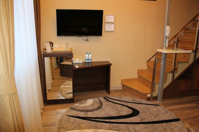 Tesoro Hotel