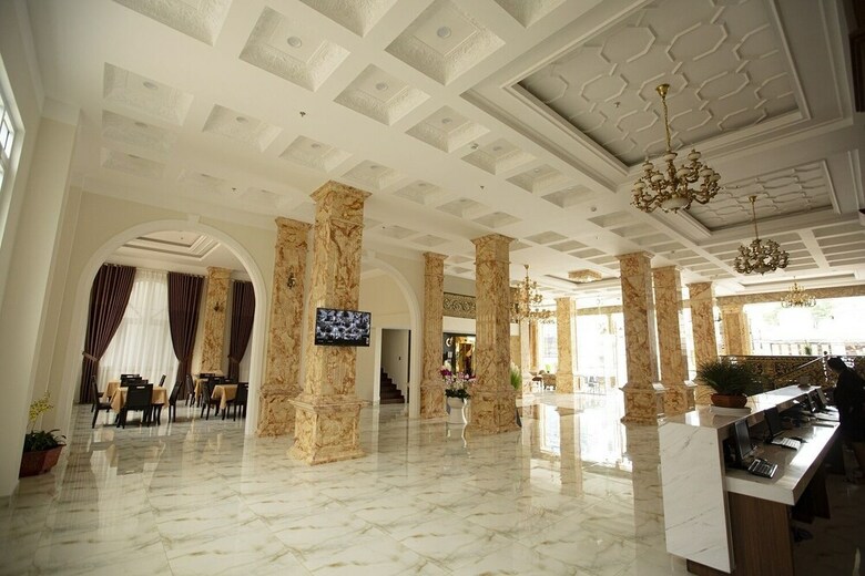 Mai Vang II Hotel