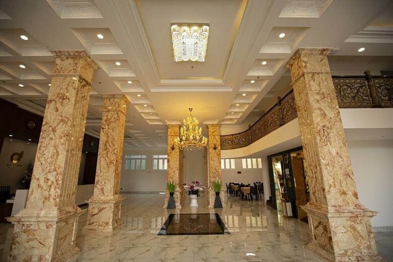 Mai Vang II Hotel