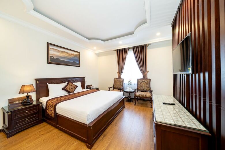 Mai Vang II Hotel