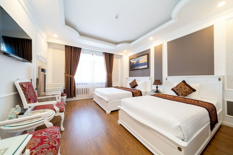 Mai Vang II Hotel