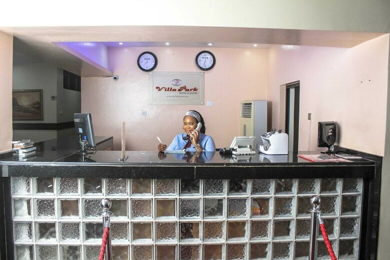 Villa Park Hotels