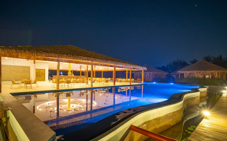 Hotel Floating Khmer Village Resort