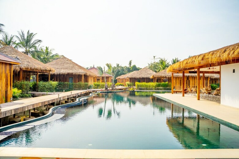 Hotel Floating Khmer Village Resort