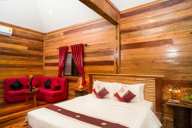 Hotel Floating Khmer Village Resort