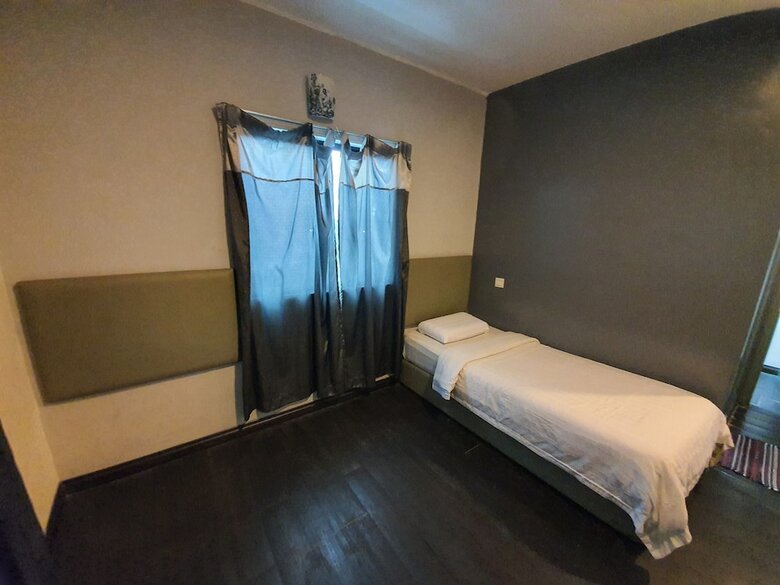 Oyo 89895 Senses Budget Hotel
