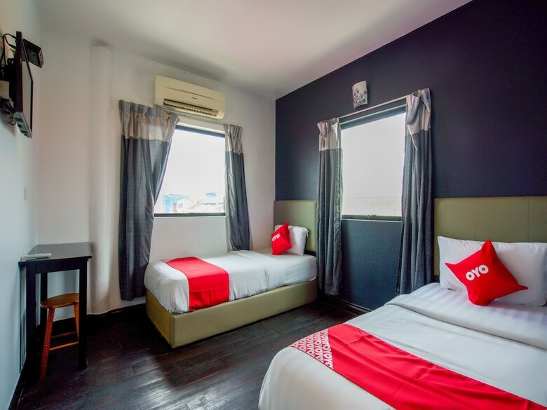 Oyo 89895 Senses Budget Hotel