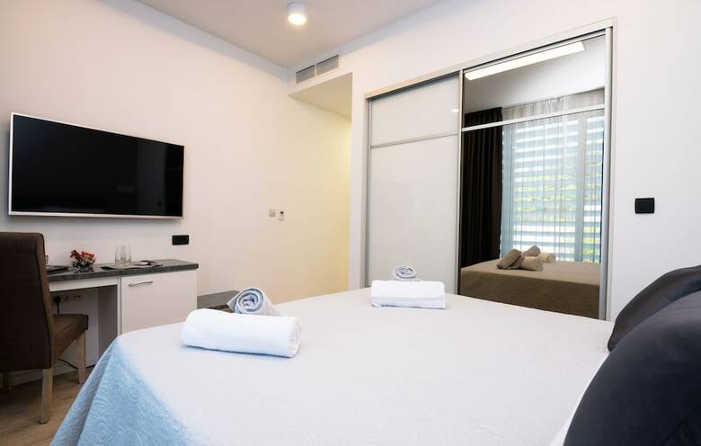 Bed & Breakfast Sky & Sun Luxury Rooms