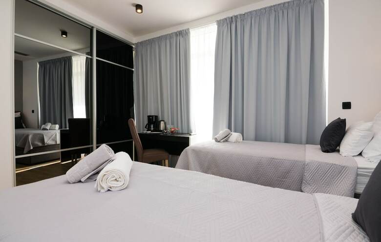 Bed & Breakfast Sky & Sun Luxury Rooms